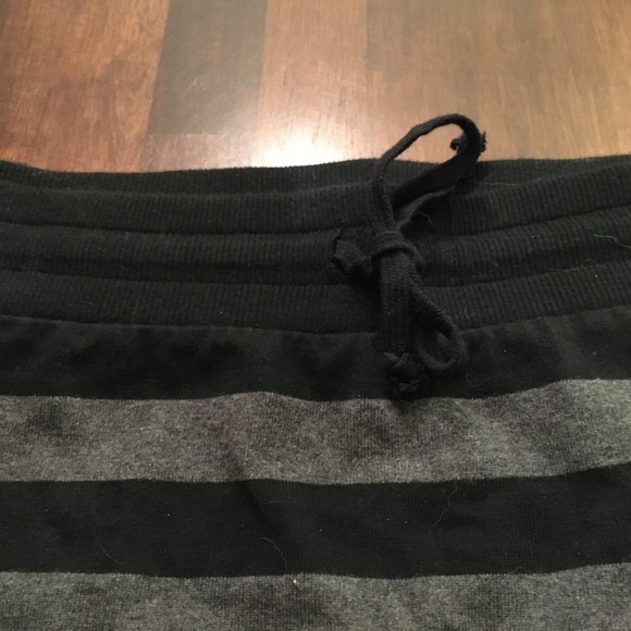Banana Republic lightweight striped mini skirt M - Picture 3 of 4
